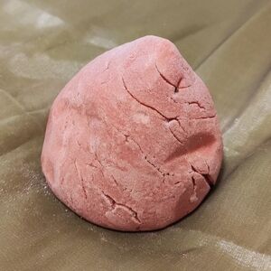 Lush Christmas kisses bubble bar